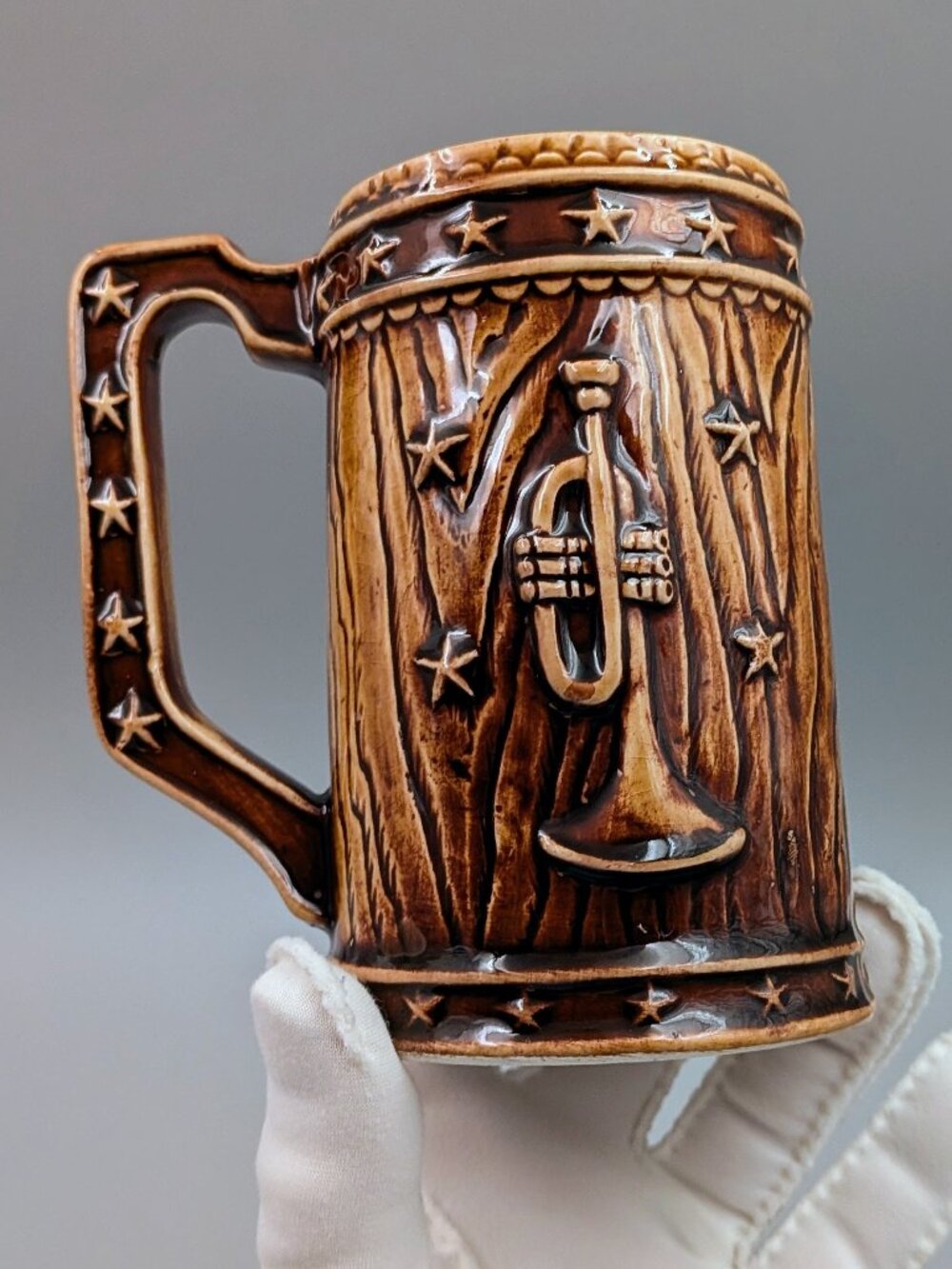 Vintage Americana Beer Stein - Rustic Wood Grain Texture - Drum & Bugle